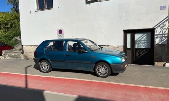 So you are selling your car privately now is it?