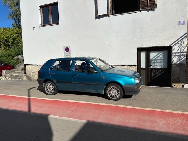 So you are selling your car privately now is it?